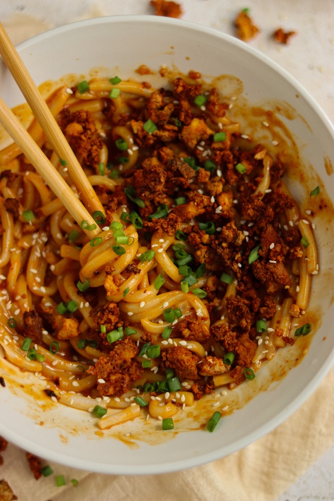 Przedokresowy udon w sosie orzechowym