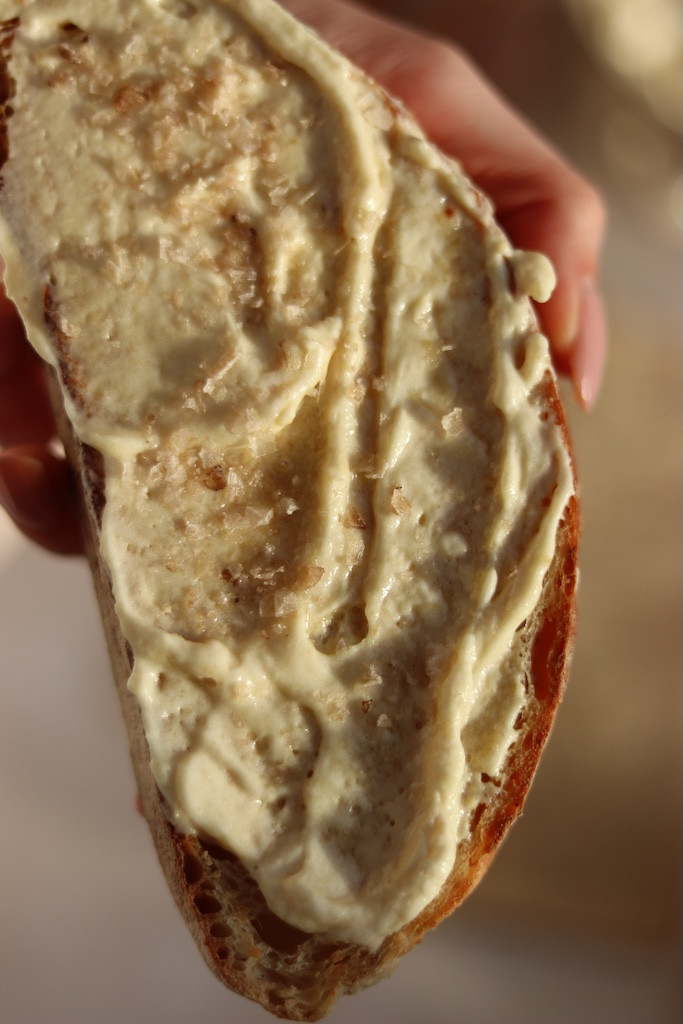 Ubijane palone masło z konfitowanym czosnkiem