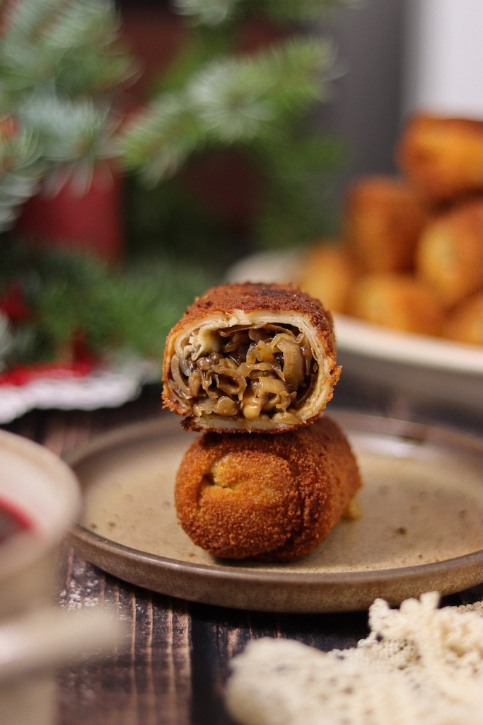 Krokiety z grzybami i kiszoną kapustą