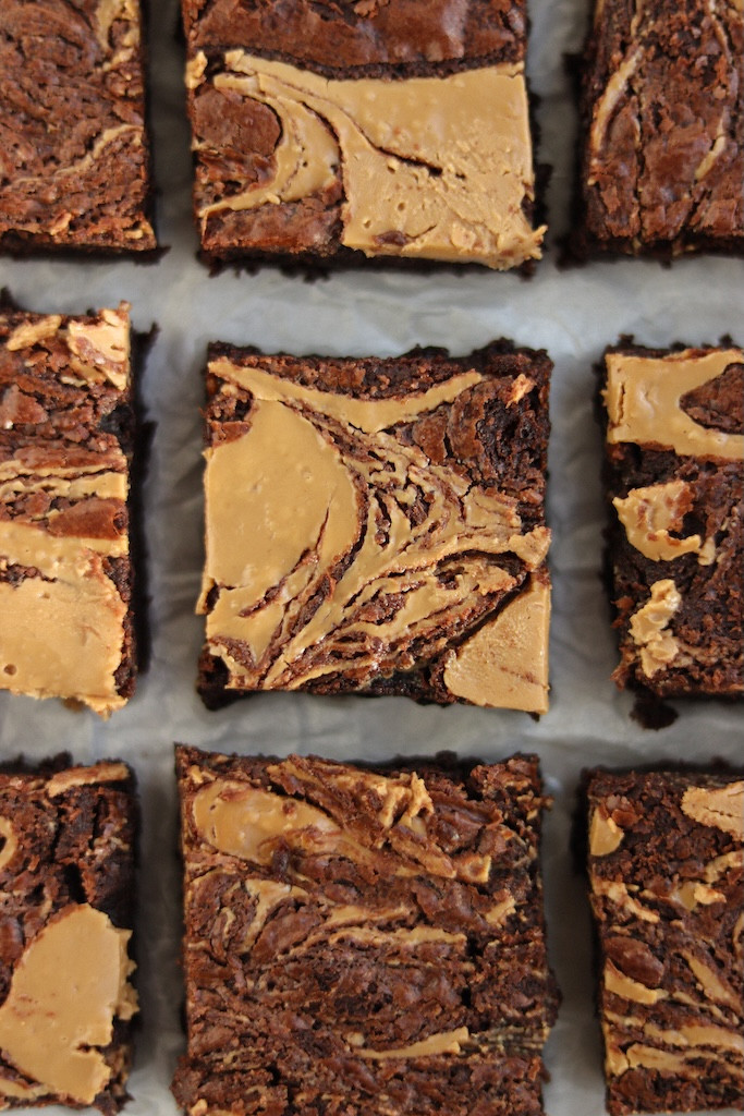 Brownie z masłem orzechowym i solą